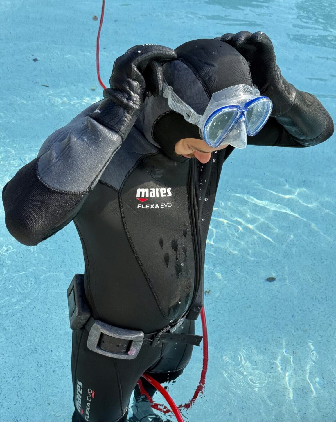 plongeur dans une piscine